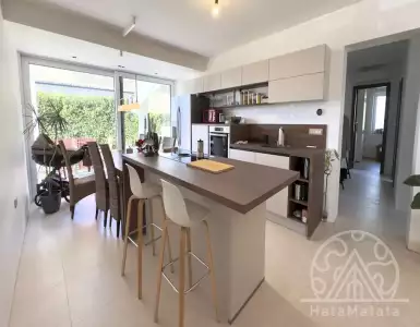 Buy in Slovenia for 435000€