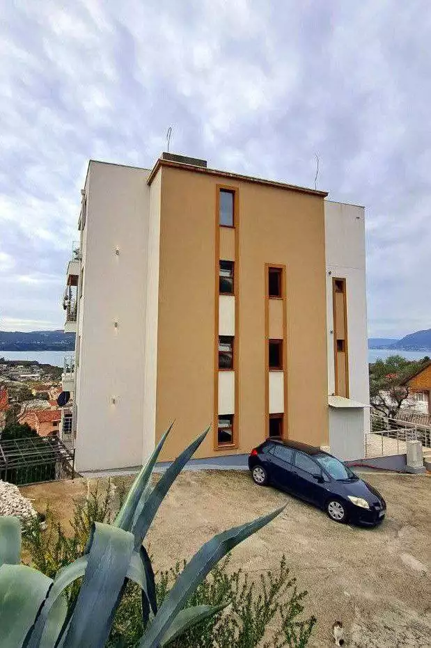 Flat 77m² in Montenegro, Tivat. Priced at 270000€ rent photo-2