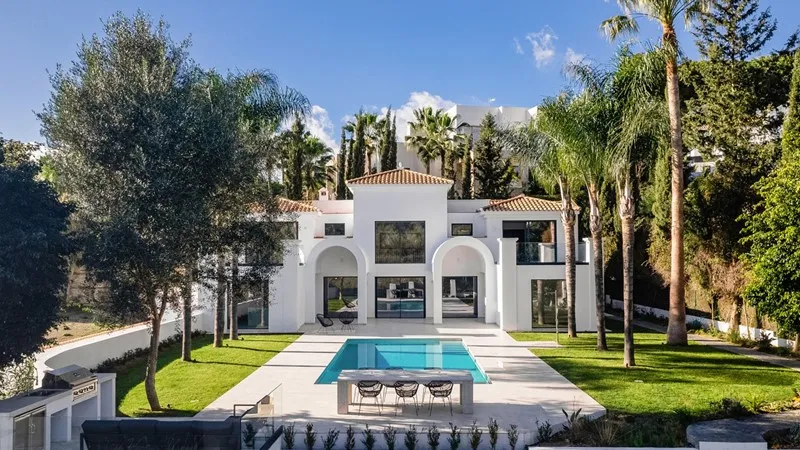 House 385m² in Spain, Benaavis. Priced at 1947182£ rent photo-4