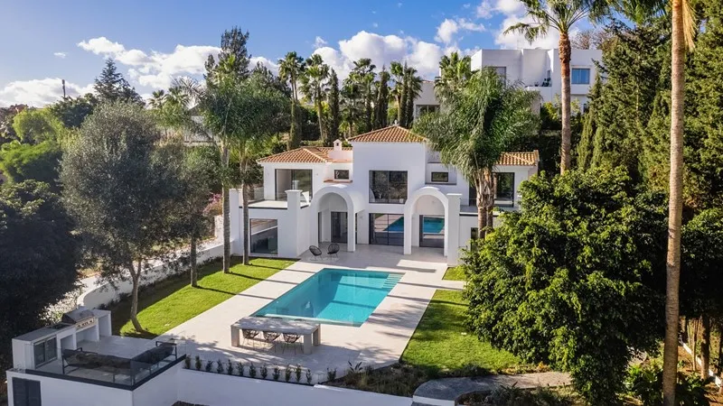 House 385m² in Spain, Benaavis. Priced at 1947182£ rent photo-5