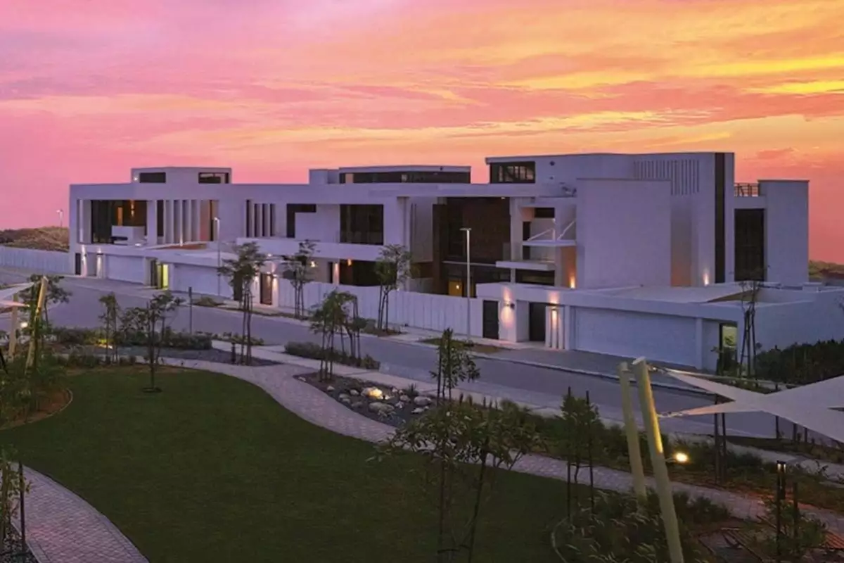 Land 982m² in UAE, Abu Dhabi. Priced at 1384144€ rent photo-9