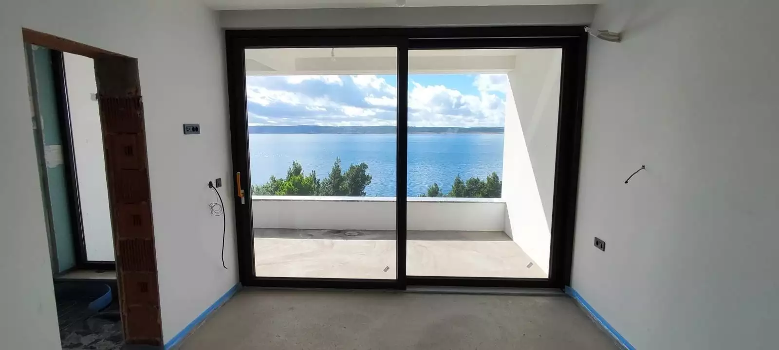 Villa 180m² in Croatia, Starigrad. Priced at 1050000€ rent photo-3