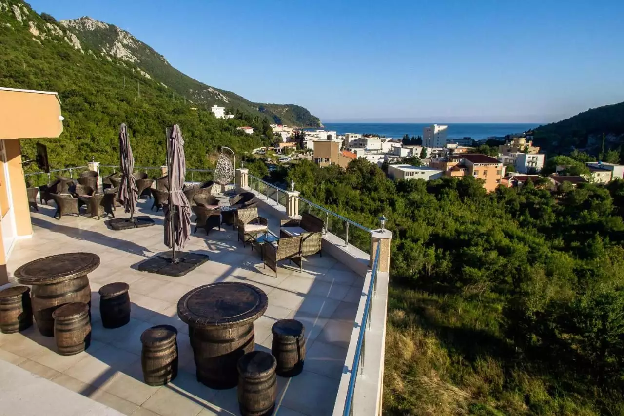 Hotels 575m² in Montenegro, Can. Priced at 800000€ rent photo-30