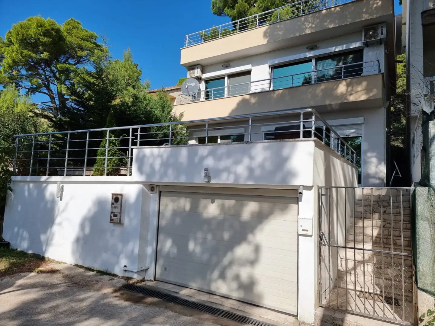 House 188m² in Montenegro, Bar. Priced at 275000€ rent photo-3