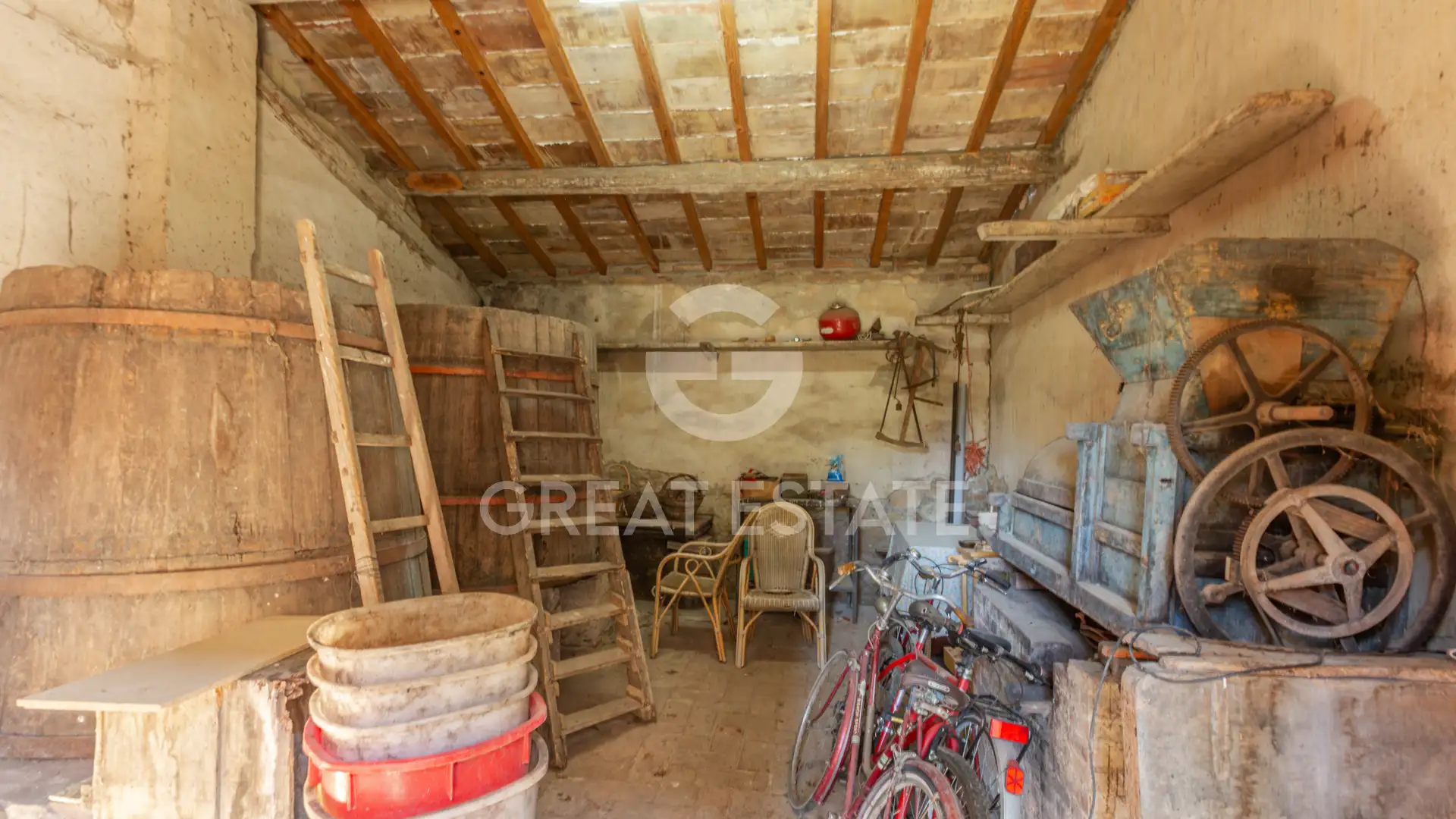 Villa 570m² in Italy, Siena. Priced at 1300000€ rent photo-13