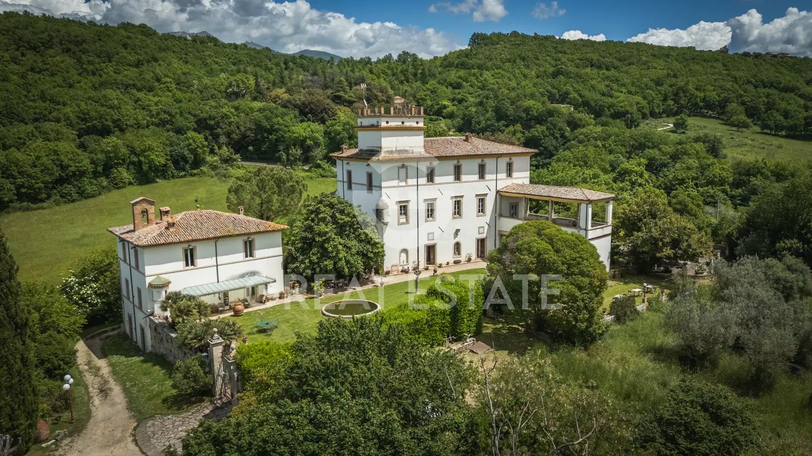 Villa 1258m² in Italy, Rieti. Priced at 1750000€ rent photo-1
