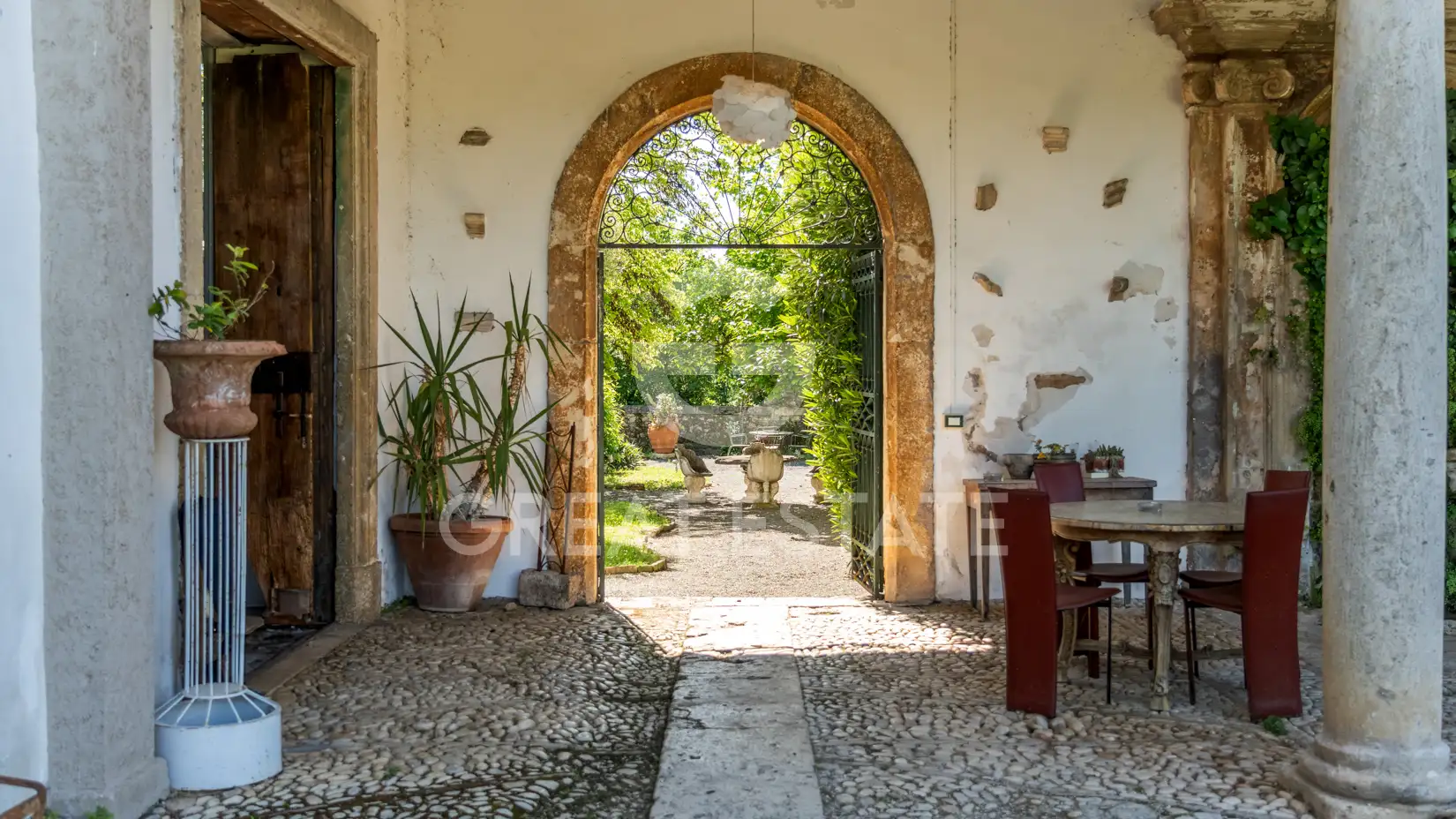 Villa 1258m² in Italy, Rieti. Priced at 1750000€ rent photo-14