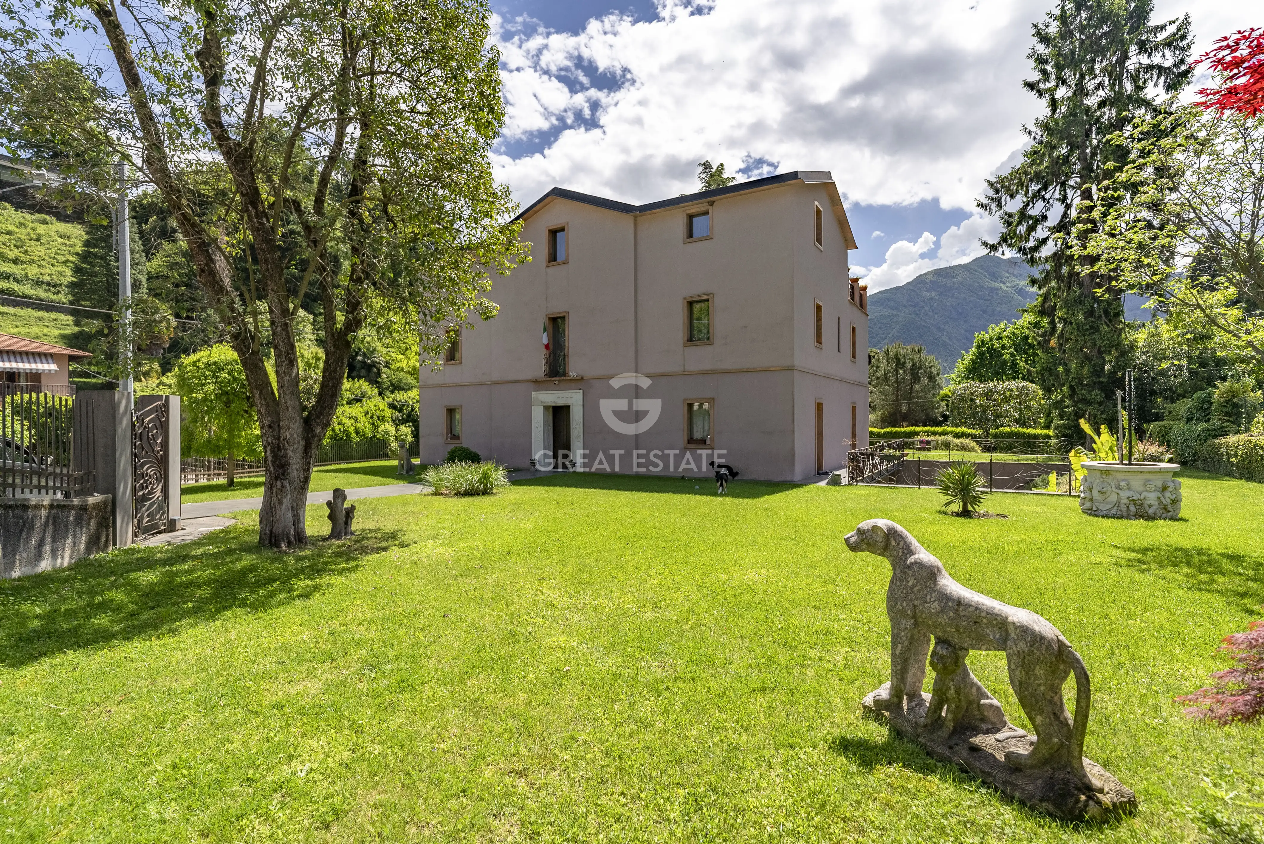 Villa 1003m² in Italy, Como. Priced at 4350000€ rent photo-10
