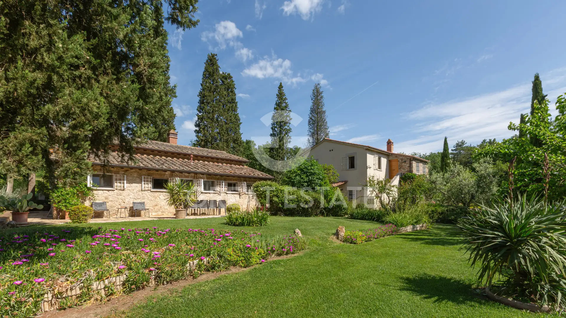 House 494m² in Italy, Siena. Priced at 2480000€ rent photo-6