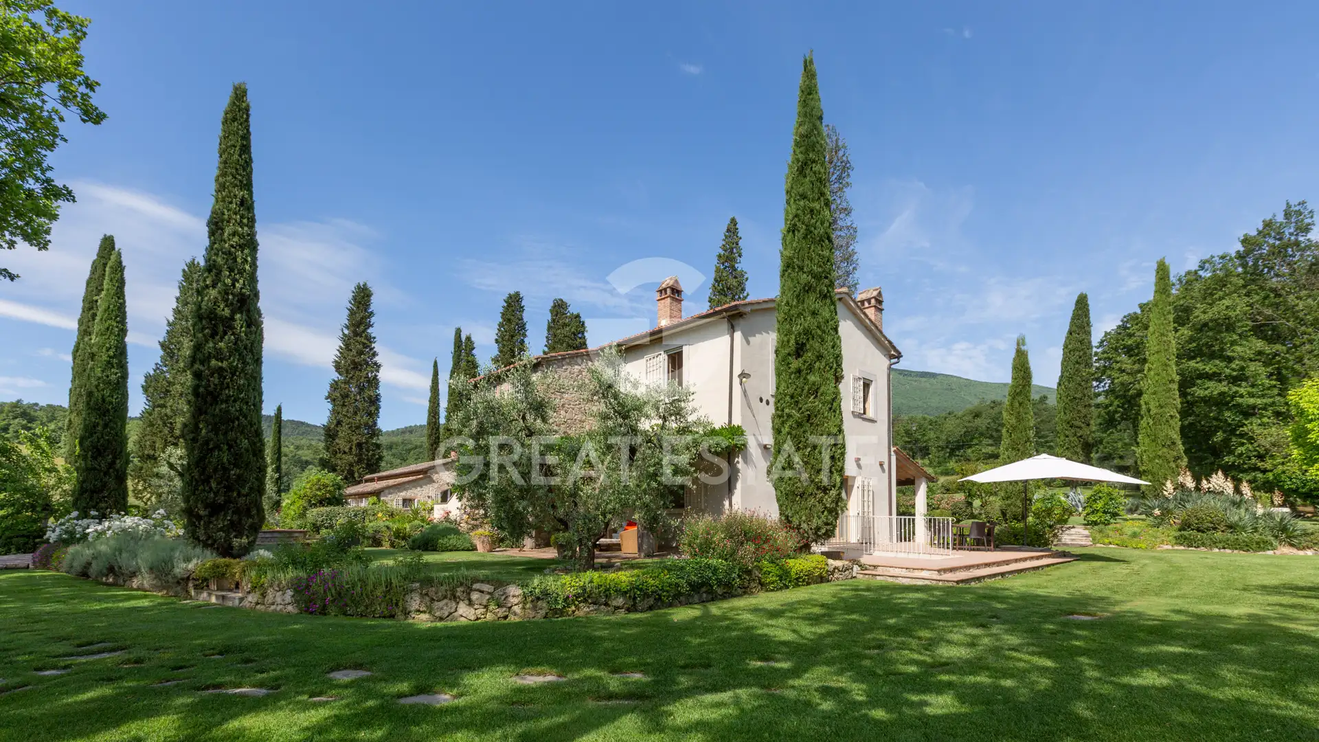 House 494m² in Italy, Siena. Priced at 2480000€ rent photo-8