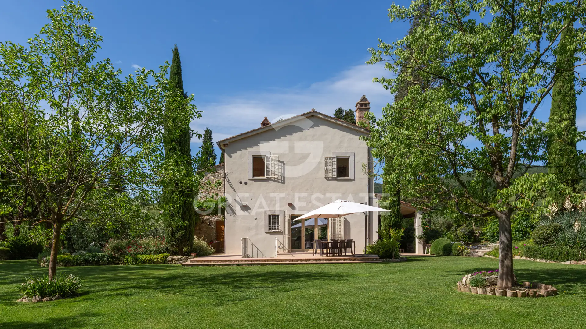 House 494m² in Italy, Siena. Priced at 2480000€ rent photo-13