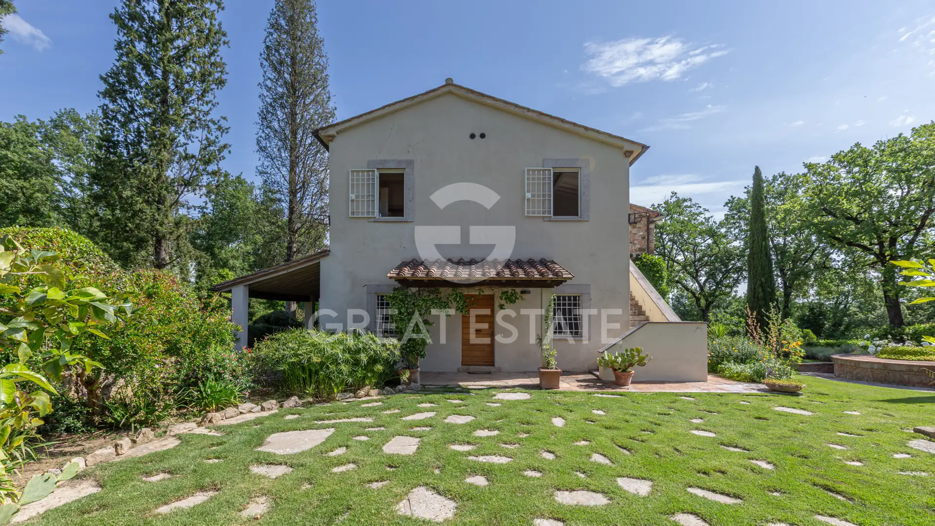 House 494m² in Italy, Siena. Priced at 2480000€ rent photo-15