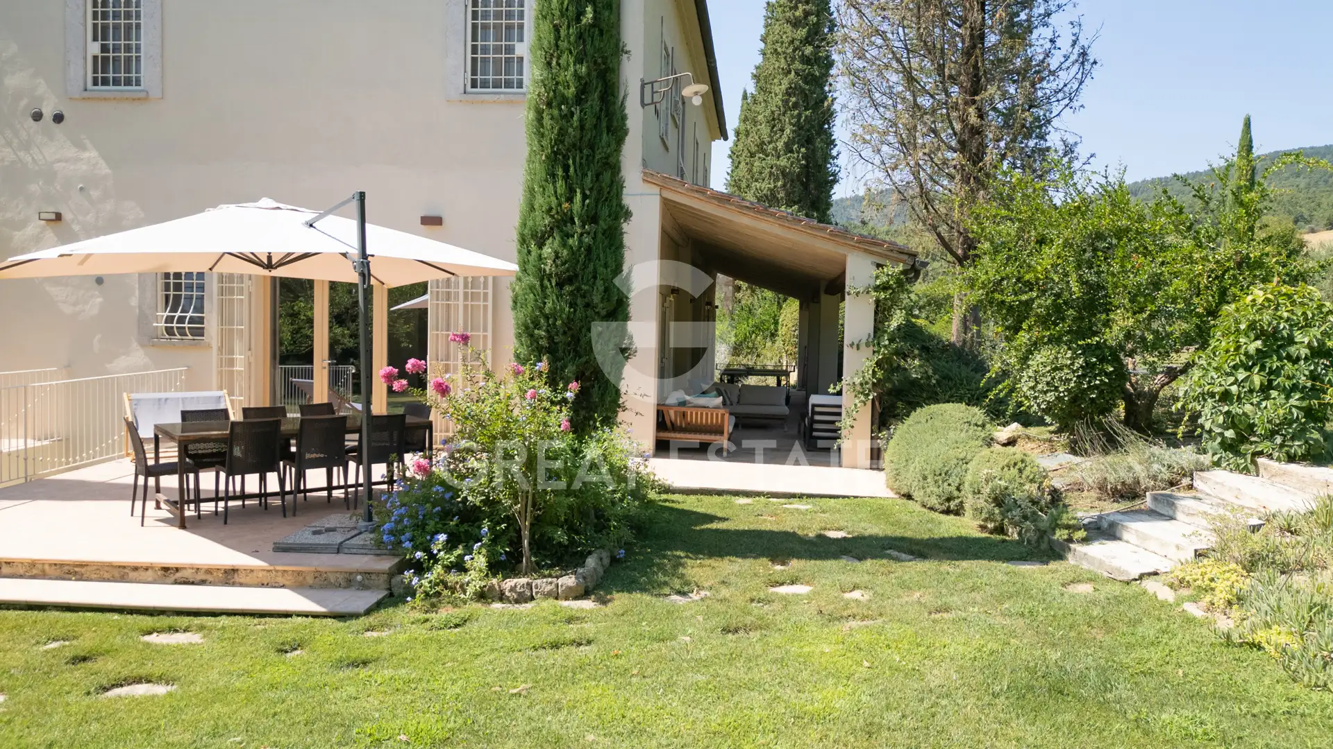 House 494m² in Italy, Siena. Priced at 2480000€ rent photo-13