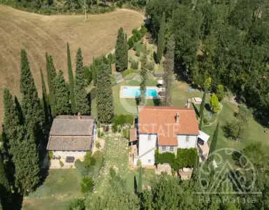 Buy in Italy for 2480000€