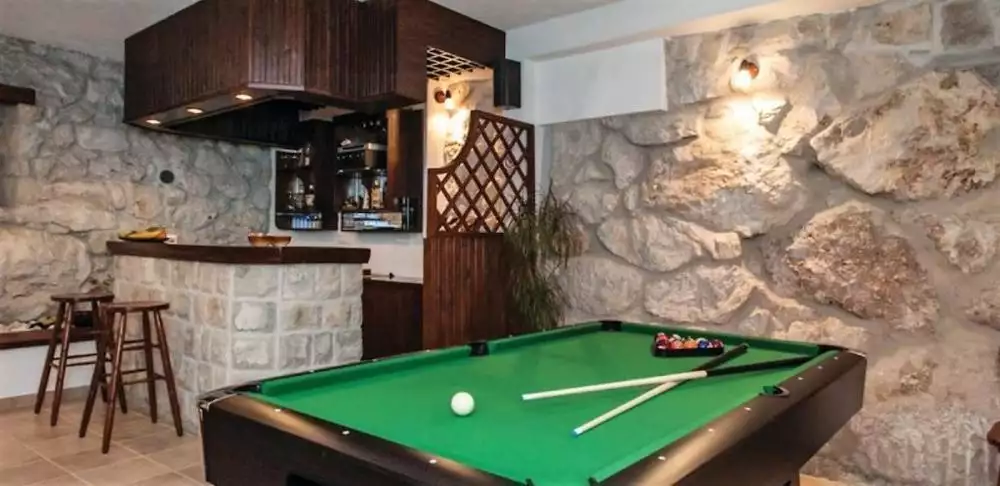 Hotels 200m² in Croatia, Podstrana. Priced at 535000€ rent photo-8