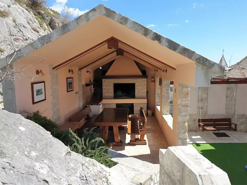 Hotels 200m² in Croatia, Podstrana. Priced at 535000€ rent photo-14