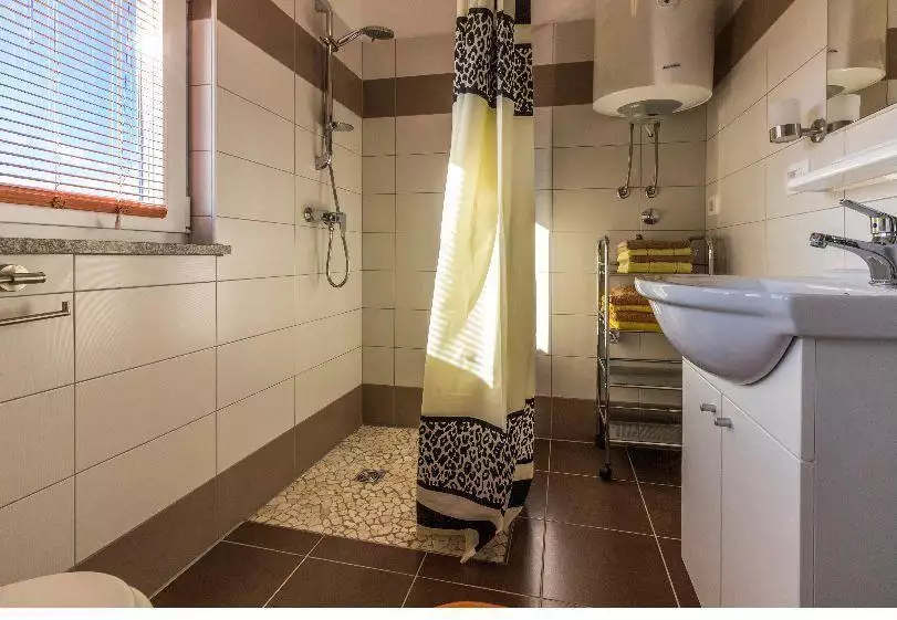 Hotels 270m² in Croatia, Labin. Priced at 530000€ rent photo-14