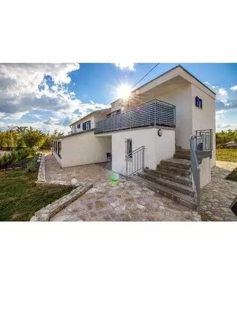 Hotels 270m² in Croatia, Labin. Priced at 530000€ rent photo-16