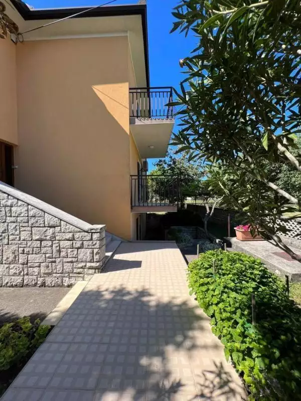 Hotels 360m² in Croatia, Labin. Priced at 520000€ rent photo-6