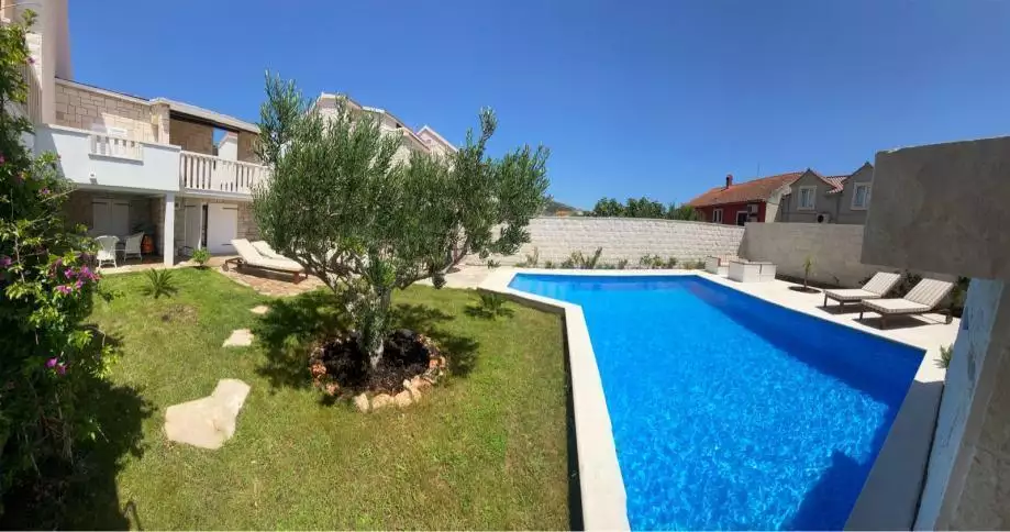 Villa 130m² in France, Beaulieu-sur-Mer. Priced at 540000€ rent photo-3