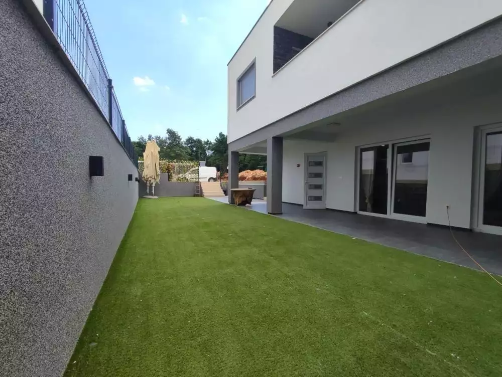 Villa 240m² in Croatia, Vodnjan. Priced at 520000€ rent photo-3