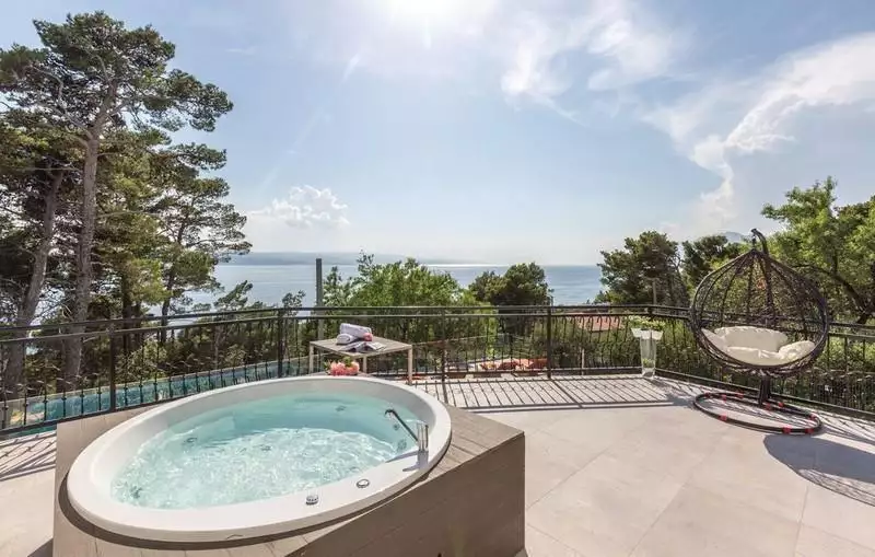 Villa 181m² in Croatia, Brela. Priced at 500000€ rent photo-5