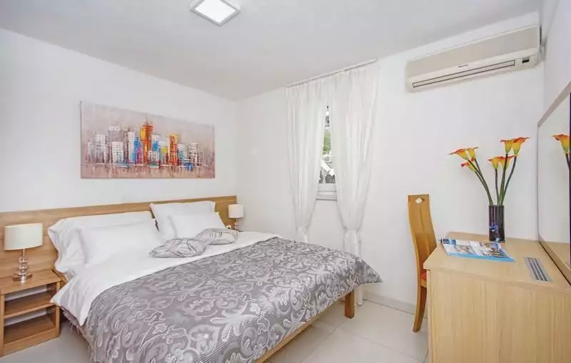 Villa 181m² in Croatia, Brela. Priced at 500000€ rent photo-8