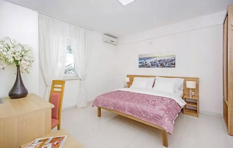 Villa 181m² in Croatia, Brela. Priced at 500000€ rent photo-9