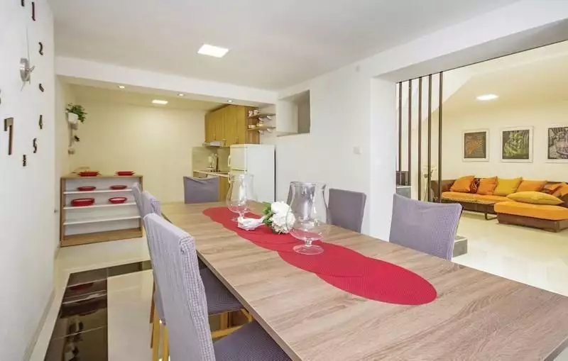 Villa 181m² in Croatia, Brela. Priced at 500000€ rent photo-10