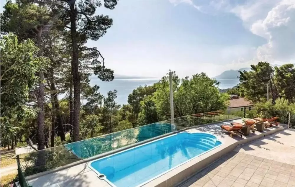 Villa 181m² in Croatia, Brela. Priced at 500000€ rent photo-15