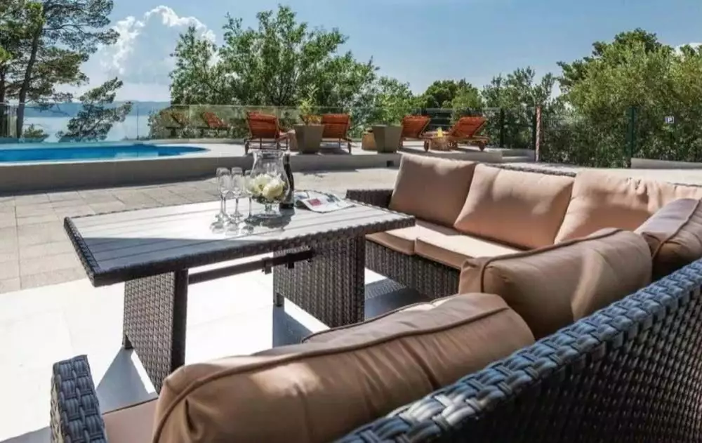 Villa 181m² in Croatia, Brela. Priced at 500000€ rent photo-16
