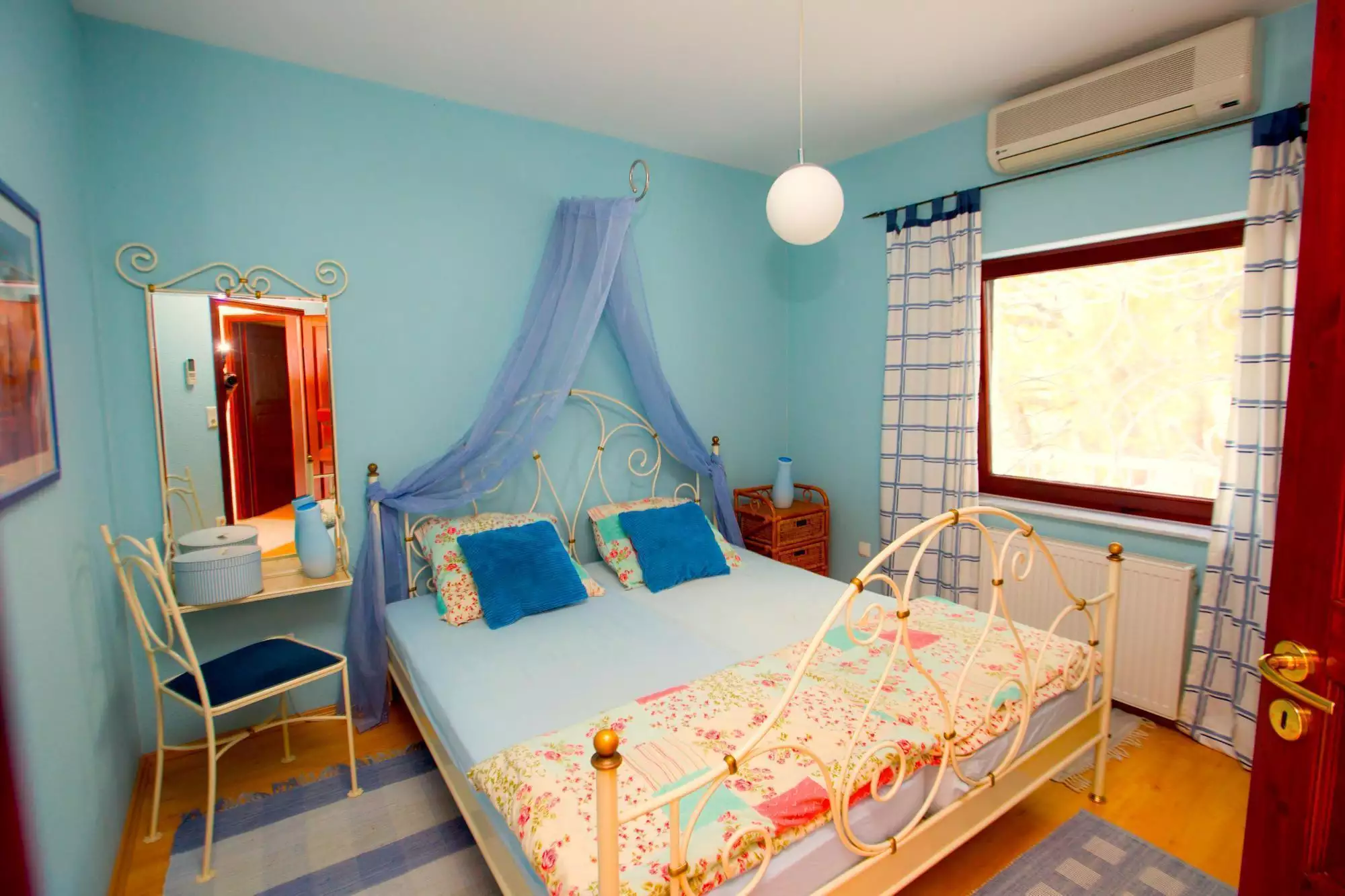 Hotels 291m² in Croatia, Omis. Priced at 529000€ rent photo-23