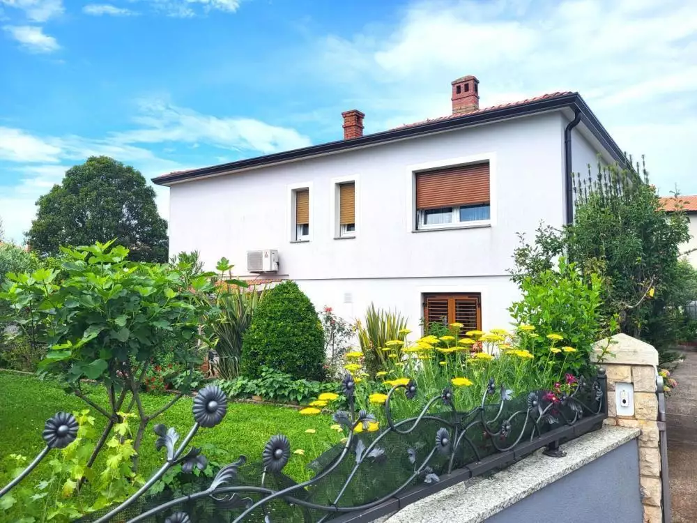 Hotels 277m² in Croatia, Umag. Priced at 540000€ rent photo-1