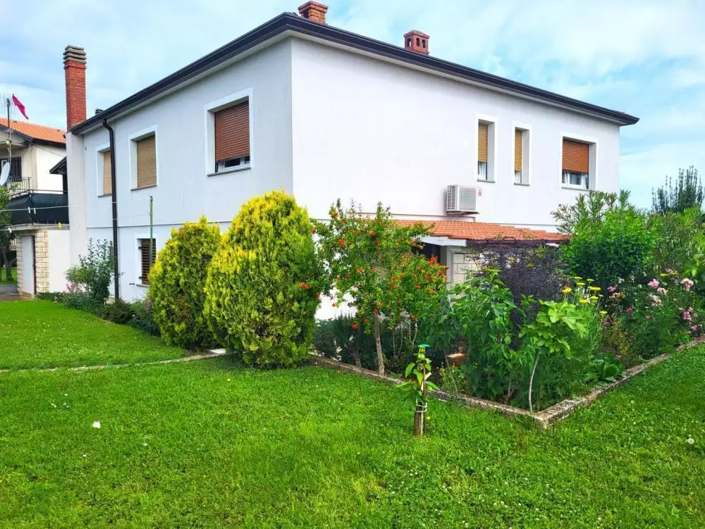 Hotels 277m² in Croatia, Umag. Priced at 540000€ rent photo-4