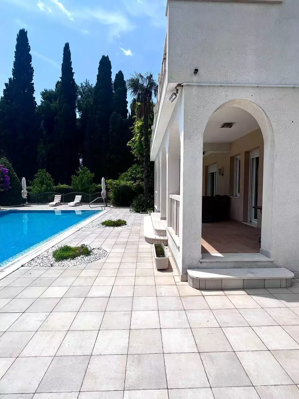 Villa 300m² in Croatia, Kastela. Priced at 1000000€ rent photo-7