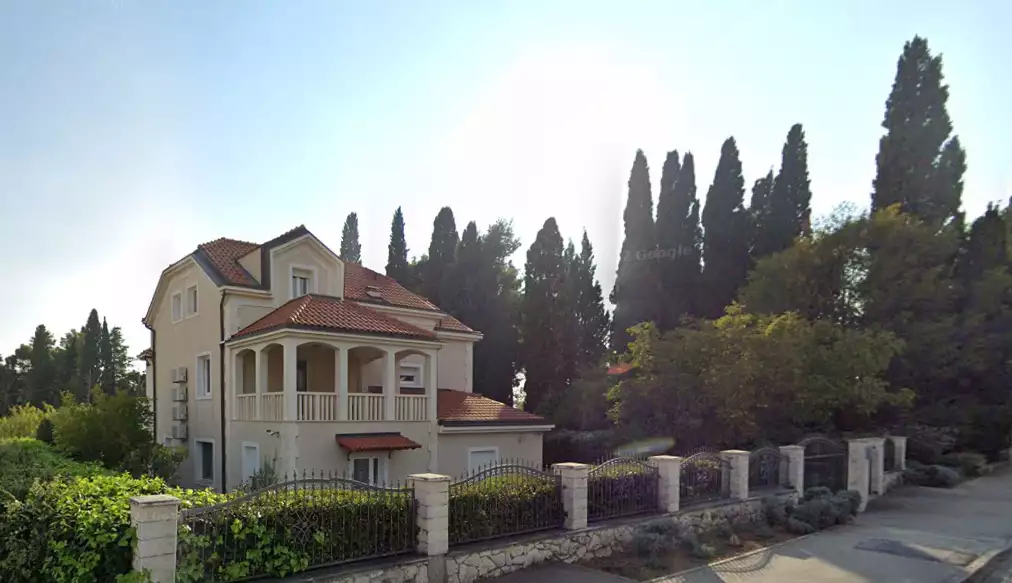 Villa 300m² in Croatia, Kastela. Priced at 1000000€ rent photo-10