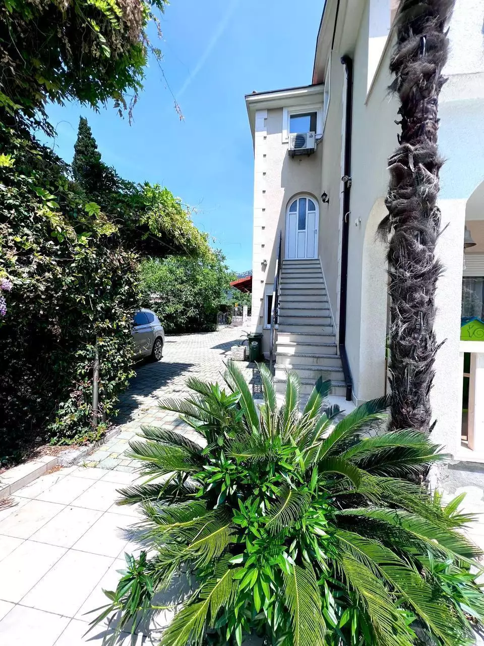 Villa 300m² in Croatia, Kastela. Priced at 1000000€ rent photo-13