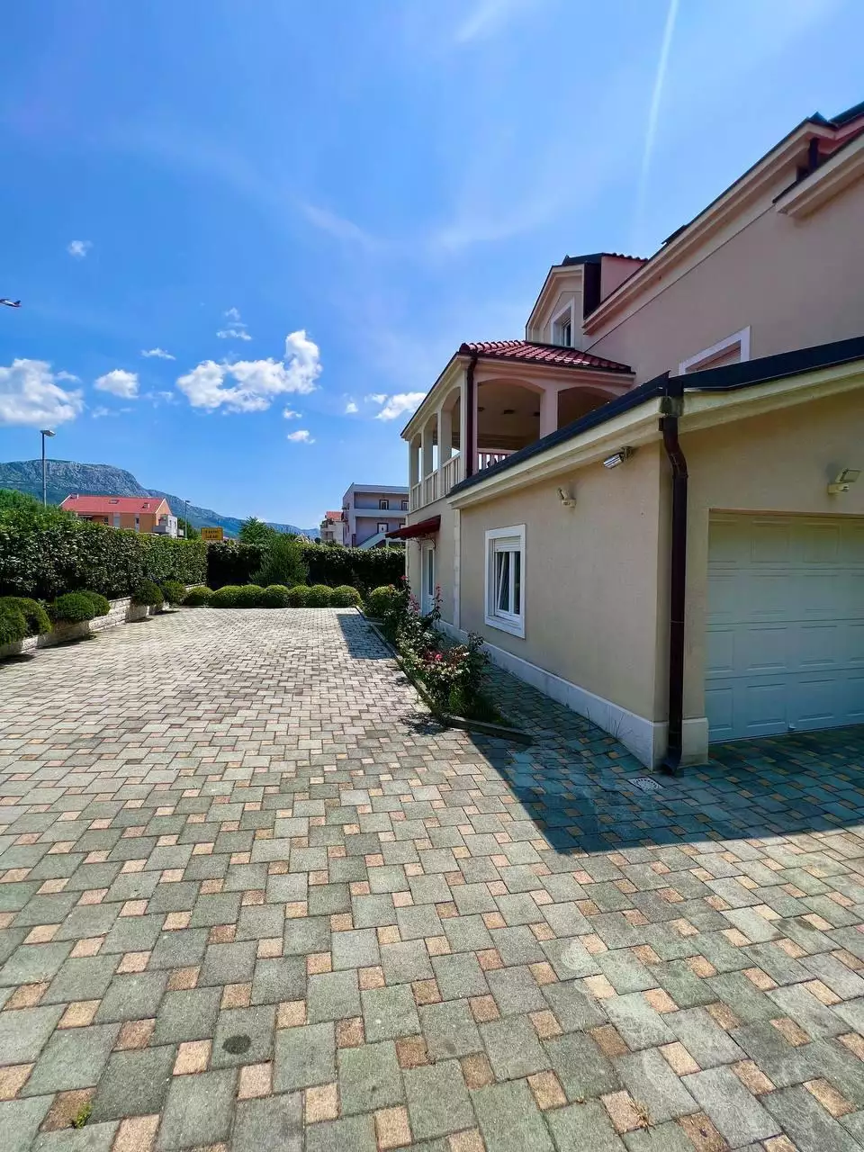 Villa 300m² in Croatia, Kastela. Priced at 1000000€ rent photo-21
