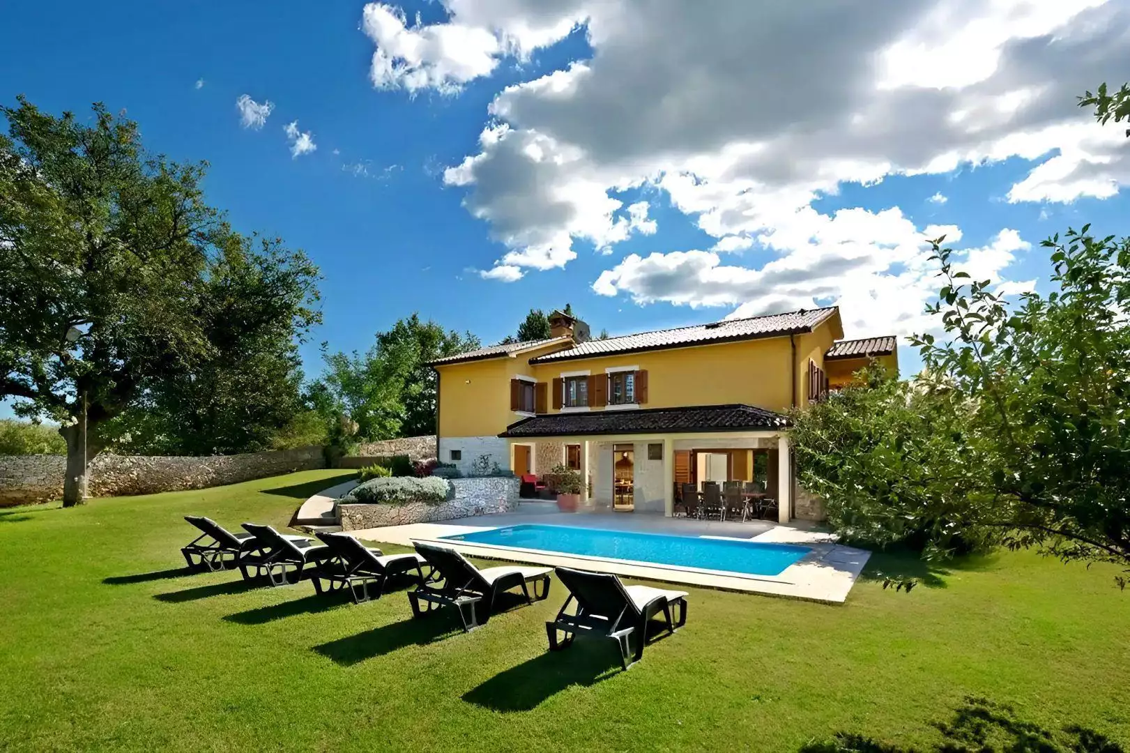 Villa 156m² in Croatia, Labin. Priced at 519000€ rent photo-1