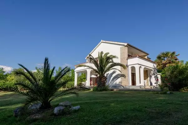 Hotels 258m² in Croatia, Zadar. Priced at 645000€ rent photo-5