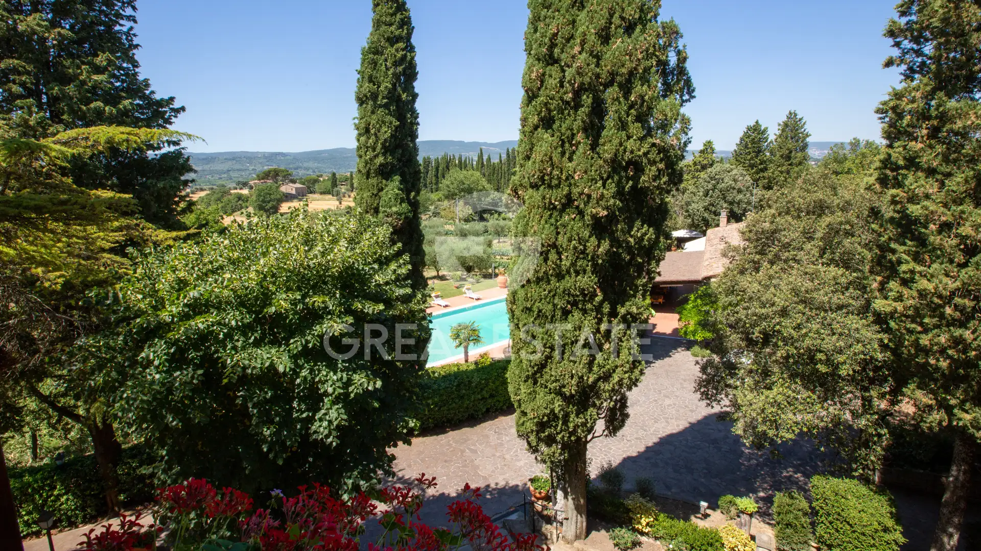 Villa 1067m² in Italy, Siena. Priced at 1875000€ rent photo-7