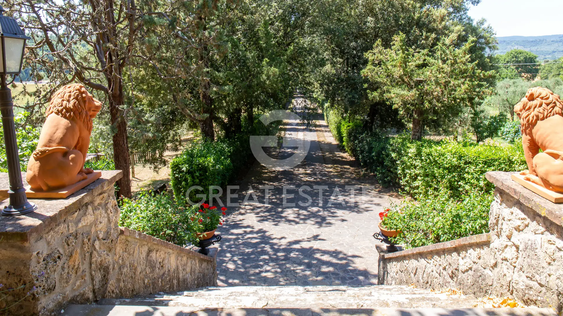 Villa 1067m² in Italy, Siena. Priced at 1875000€ rent photo-10
