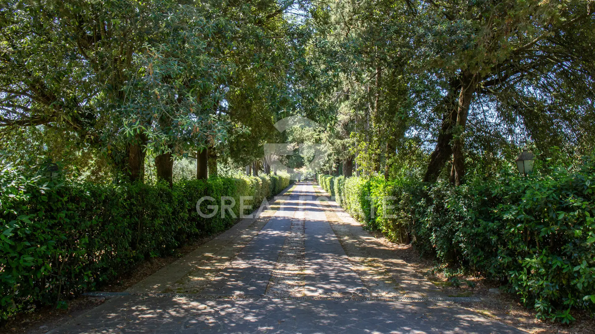 Villa 1067m² in Italy, Siena. Priced at 1875000€ rent photo-11