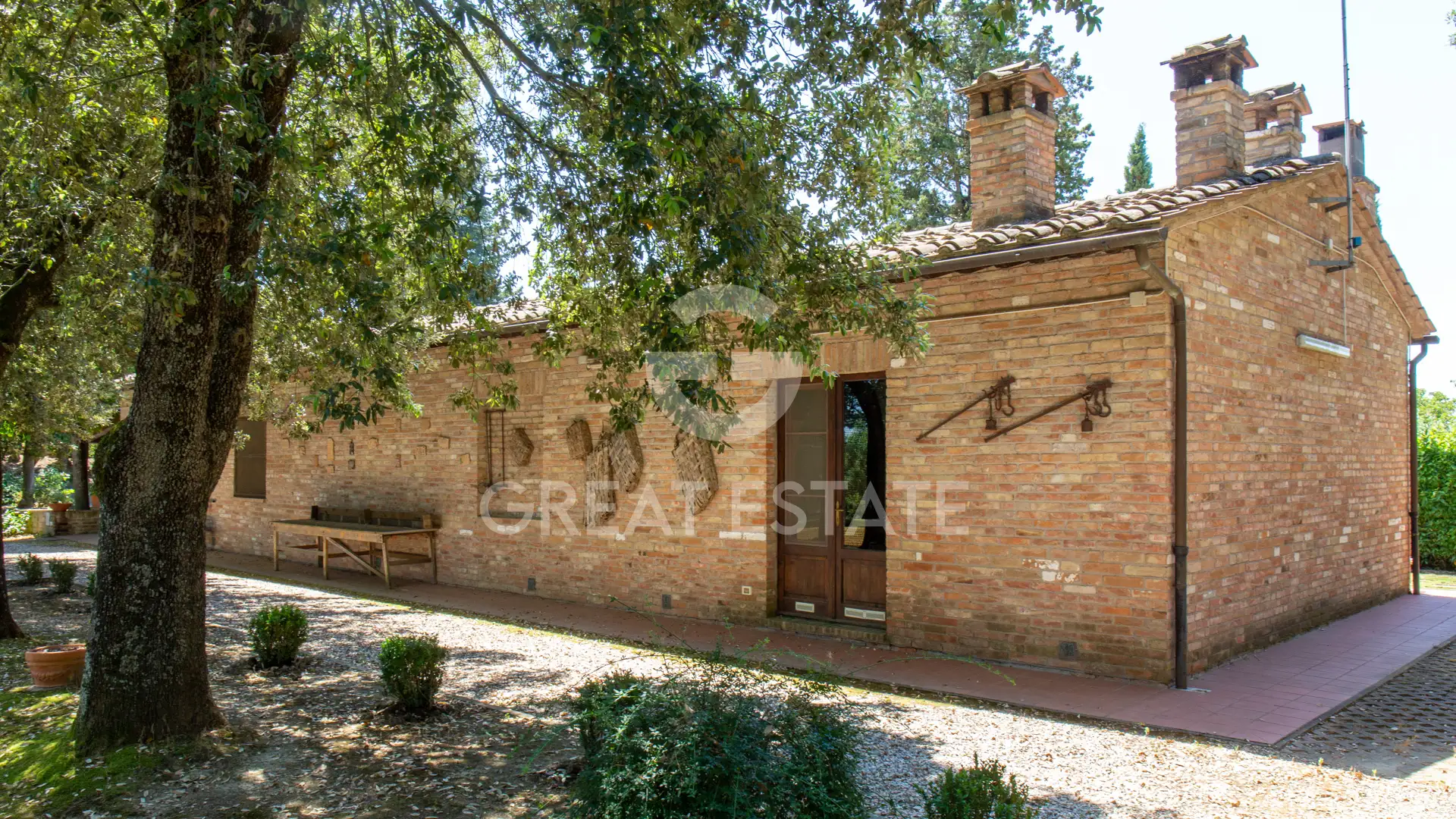 Villa 1067m² in Italy, Siena. Priced at 1875000€ rent photo-12
