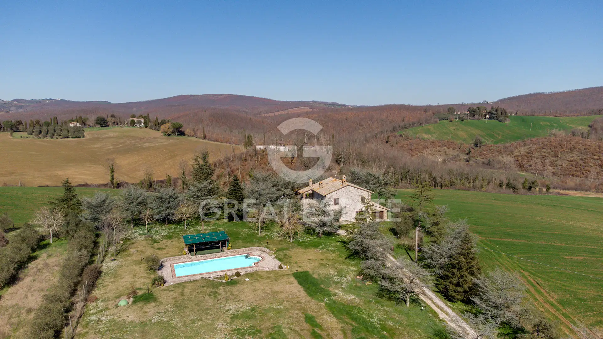 House 303m² in Italy, Terney. Priced at 590000€ rent photo-7