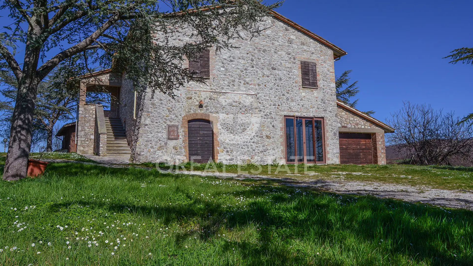 House 303m² in Italy, Terney. Priced at 590000€ rent photo-9