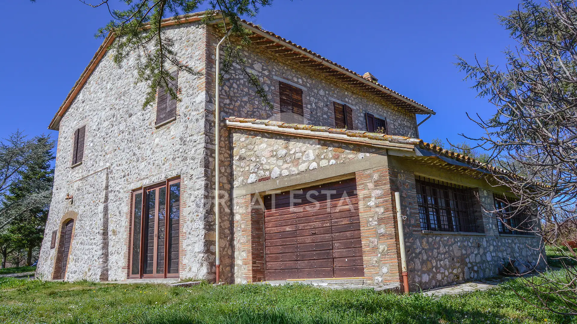 House 303m² in Italy, Terney. Priced at 590000€ rent photo-12