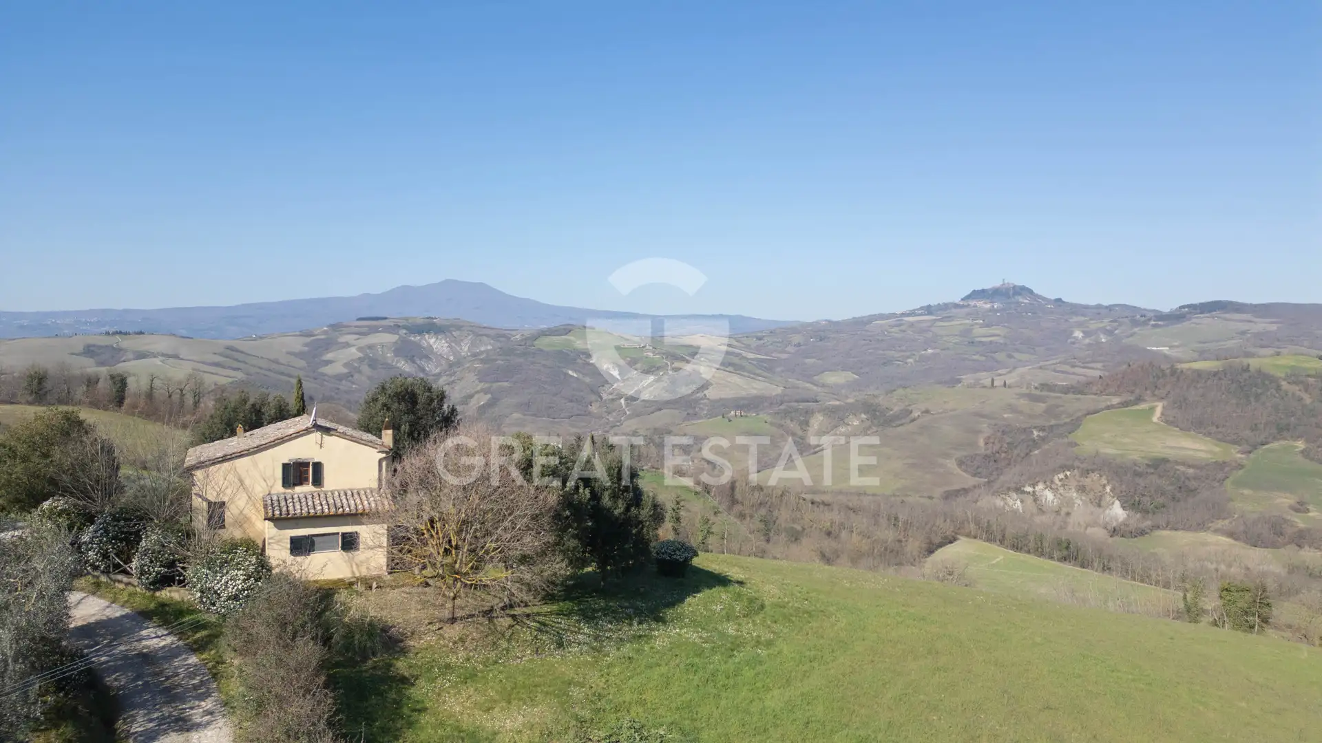 Villa 130m² in Italy, Siena. Priced at 520000€ rent photo-3