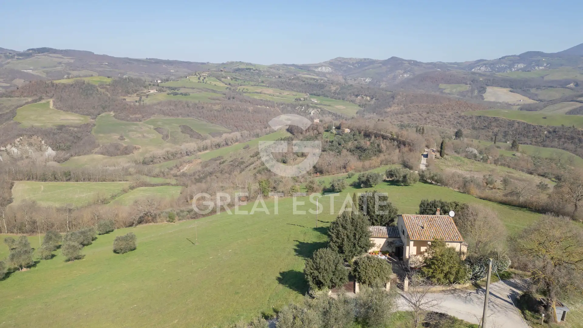 Villa 130m² in Italy, Siena. Priced at 520000€ rent photo-4