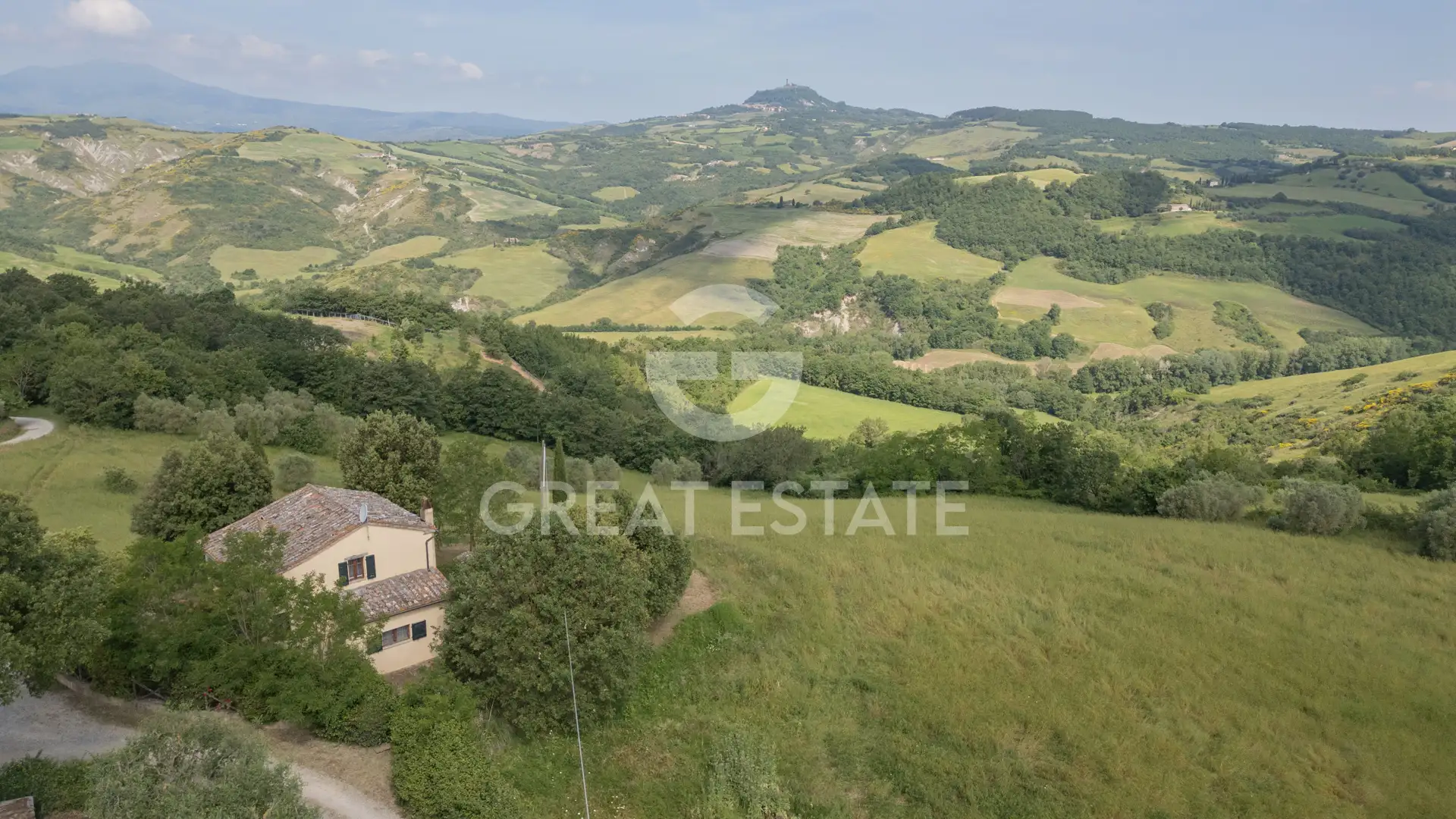 Villa 130m² in Italy, Siena. Priced at 520000€ rent photo-8